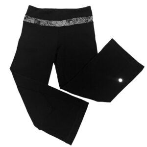 𝅺lululemon Athletica Crop Black Groove Pant Reversible Size S